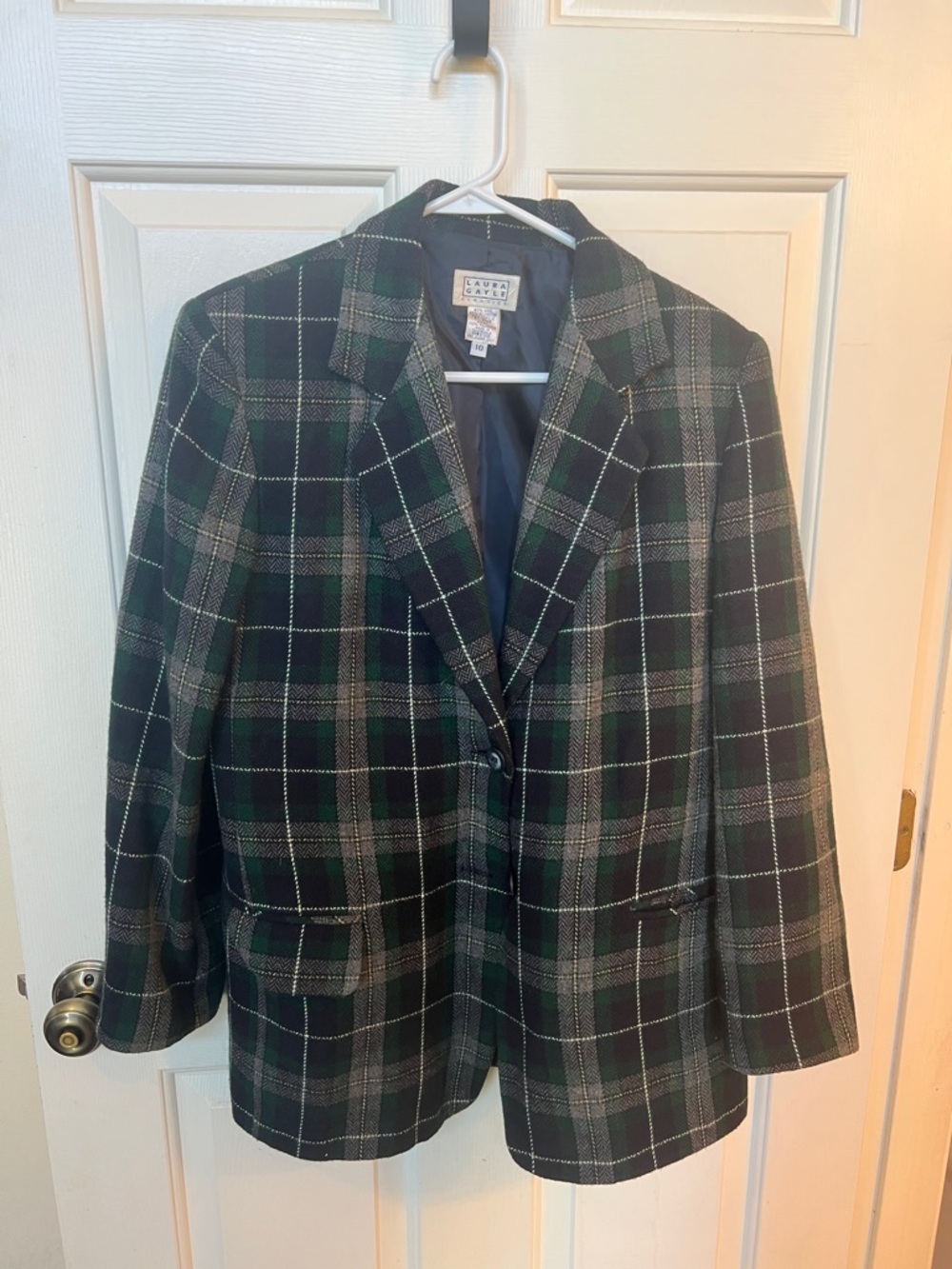 Vintage Plaid Single-Button Blazer in Black and Green